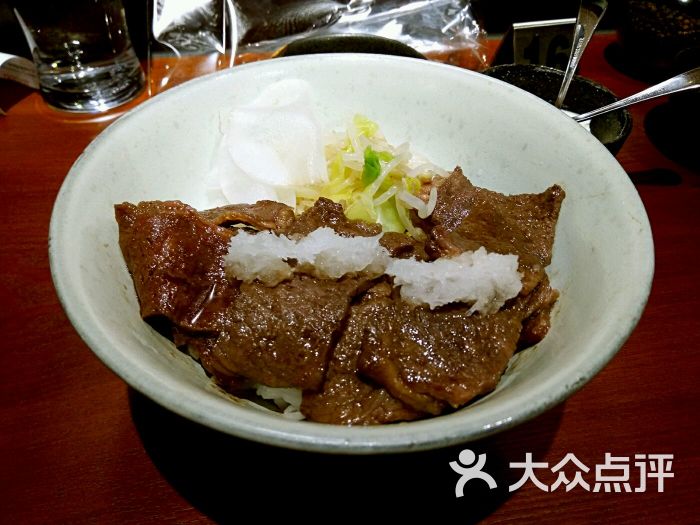 和牛炙烧赤身刃丼