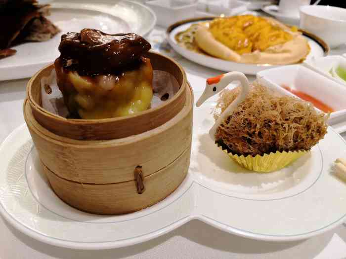 想到喝早茶就是选择唐宫和翠园但是翠园的店铺开的位置更好特别是都在