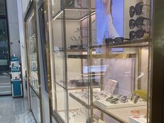 -世纪大明眼镜·蔡司战略授权店(汉街店)