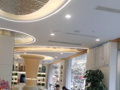 -皓齿连锁·雅贝健口腔·种植·矫正中心(虹口曲阳路店)