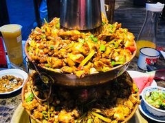 -沪小二炭火蛙锅(淮海中路美食不夜城店)
