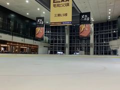 -冰纷万象滑冰场(深圳万象城店)