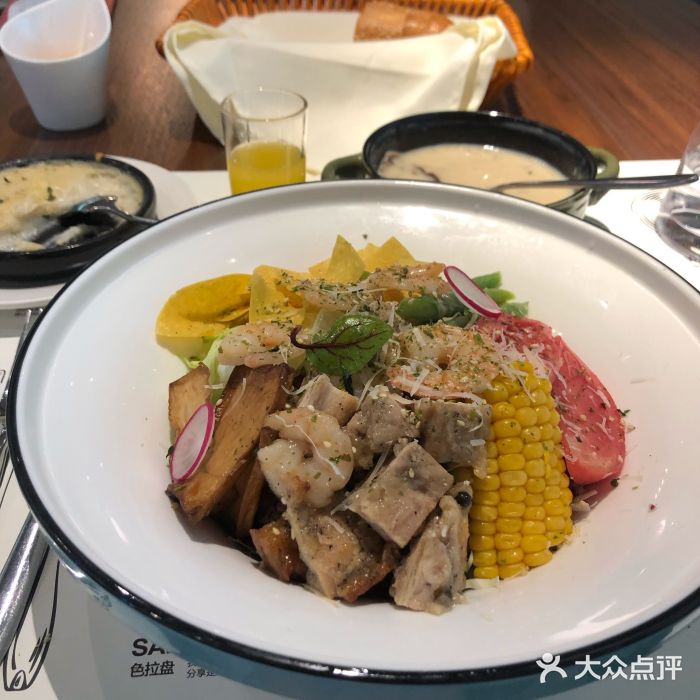 西堤牛排(龙德广场店)鸡肉大虾鲜蔬波奇碗图片