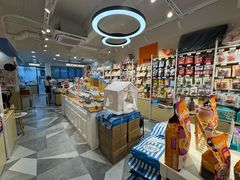 -宠小格时尚宠物生活馆(唐镇店)