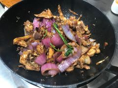 -胡须佬鸡煲四季火锅店(石厦西村直营店)