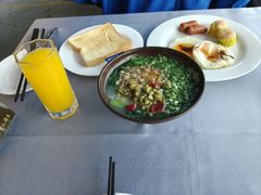 -黄金海景西餐厅·三文鱼·牛扒云顶旋转自助餐