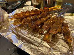 羊肉串-西街夜油条·麻团包乌饭