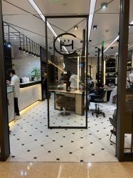 -HAIR CORNER