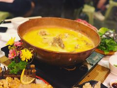 -鲜入围煮花胶鸡海鲜火锅