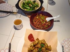 -阿瓦山寨·湘菜现炒·剁椒鱼头王(咸阳总店)