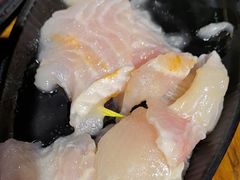 -老牌坊云南鱼豆花火锅(哈西万达店)
