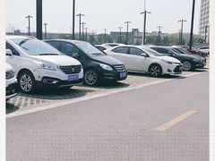 -融创茂-停车场