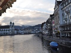 沿河商铺-琉森老城区