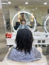 -十六番发型师事务所
