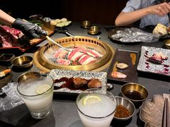 -铭牛烧肉·和牛海鲜自助(高新月牙湖店)