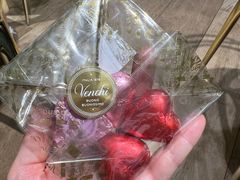 -VENCHI 闻绮(北京国贸商城店)