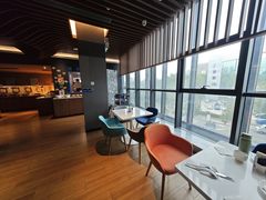 -珠海拱北口岸智选假日酒店