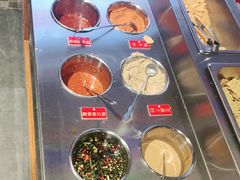 自助调料区-马路牙子烧烤音乐酒馆(望京店)