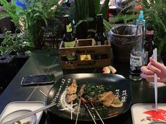-何师烧烤Pro ·江湖川菜·小龙虾·精酿(太古里旗舰店)