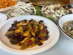 -菌海森林·非遗野生菌火锅(西山区滇池路摩根道店)