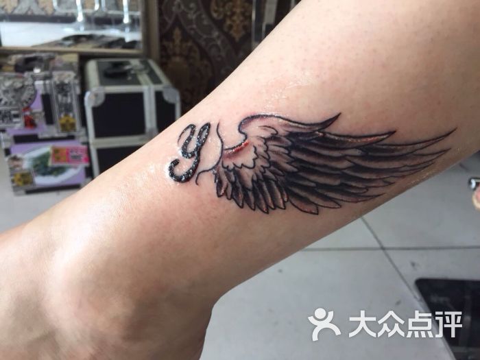 龙颜纹身(刺青店)