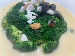 上汤西兰花-渝半城经典川粤菜(重庆天地店)
