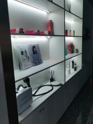 -Tloml salon