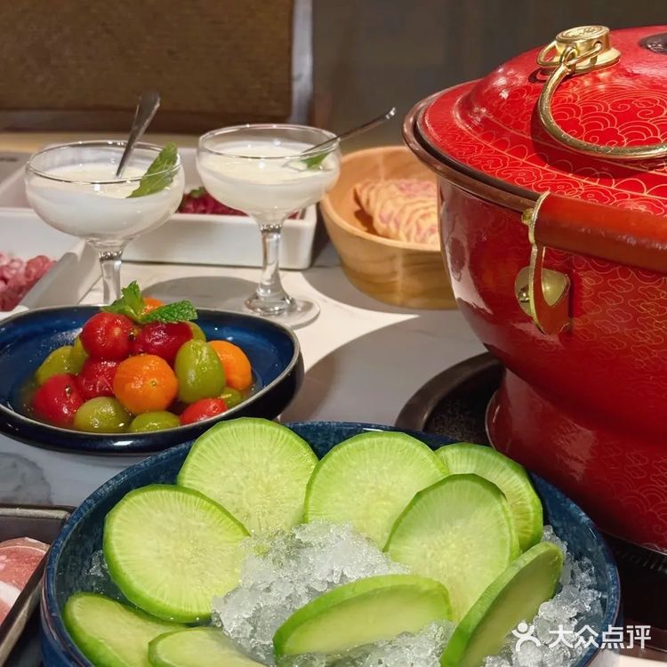 圣诞季约会 艾特饭搭子梧桐树下温暖滋味