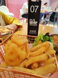 -玩元素·家庭游乐成长中心(香格里拉店)
