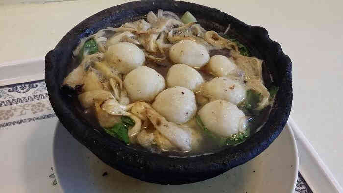 打分    /人 点的鱼丸砂锅,口味稍有点咸,喜欢里面的土豆是煎过的