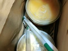 -星巴克(上海虹桥南丰城办公楼店)
