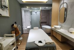 -香港倾城国际·美容美体中心