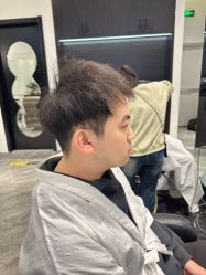 -BULB STUDIO 巴柏明星发型工作室