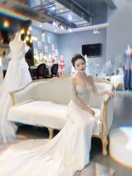 -艾米丽婚纱礼服