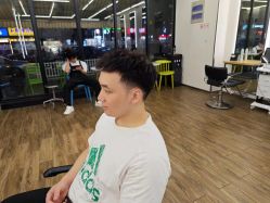 -曼都发型