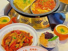 -阿瓦山寨·湘菜现炒·剁椒鱼头王(咸阳总店)
