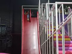 -嘿哟动霸CHUA·新潮玩运动娱乐中心·蹦床滑冰团建乐园