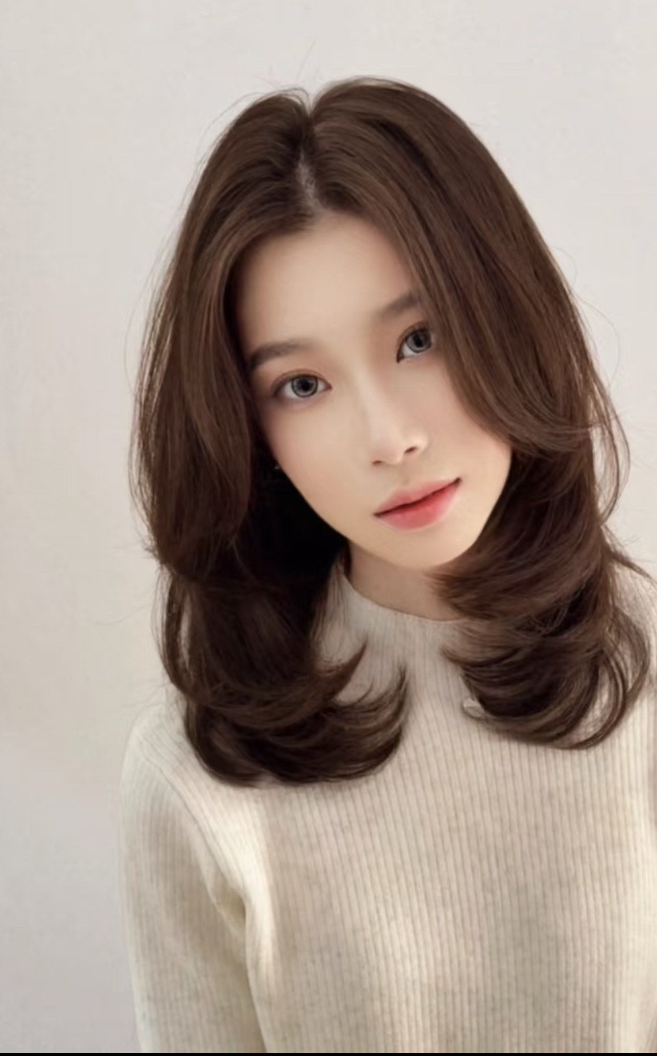 还非常的有氛围感,心动不如行动#附近哪里做头发好 #中长发发型 #锁骨