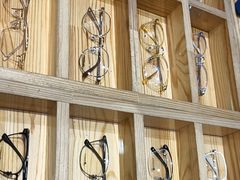 -豪门视光·星趣控·蔡司依视路眼镜代理商(中央大街店)