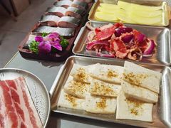 -围炉肉舍•炭烤活鳗•丹东海鲜烤肉(步行街店)