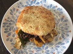 烧饼-老鼓楼麻辣烫夹馍