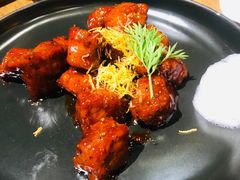 红酒泡沫牛仔粒-荟廷·晶萃(陆家嘴尚悦湾店)