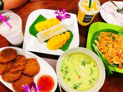 -Dang restaurant (patong phuket)