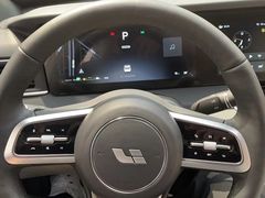 -理想汽车(世纪汇店)