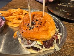 黑松露双层牛肉汉堡-Q MEX 库迈墨西哥餐吧(三里屯店)