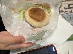 -麦当劳(上海虹桥站30B检票口楼上)