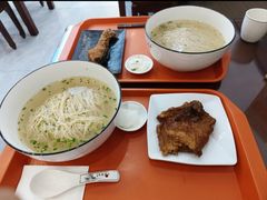 -百年老字号·观振兴蟹黄面·三虾面·苏式面(观前街富仁坊巷店)