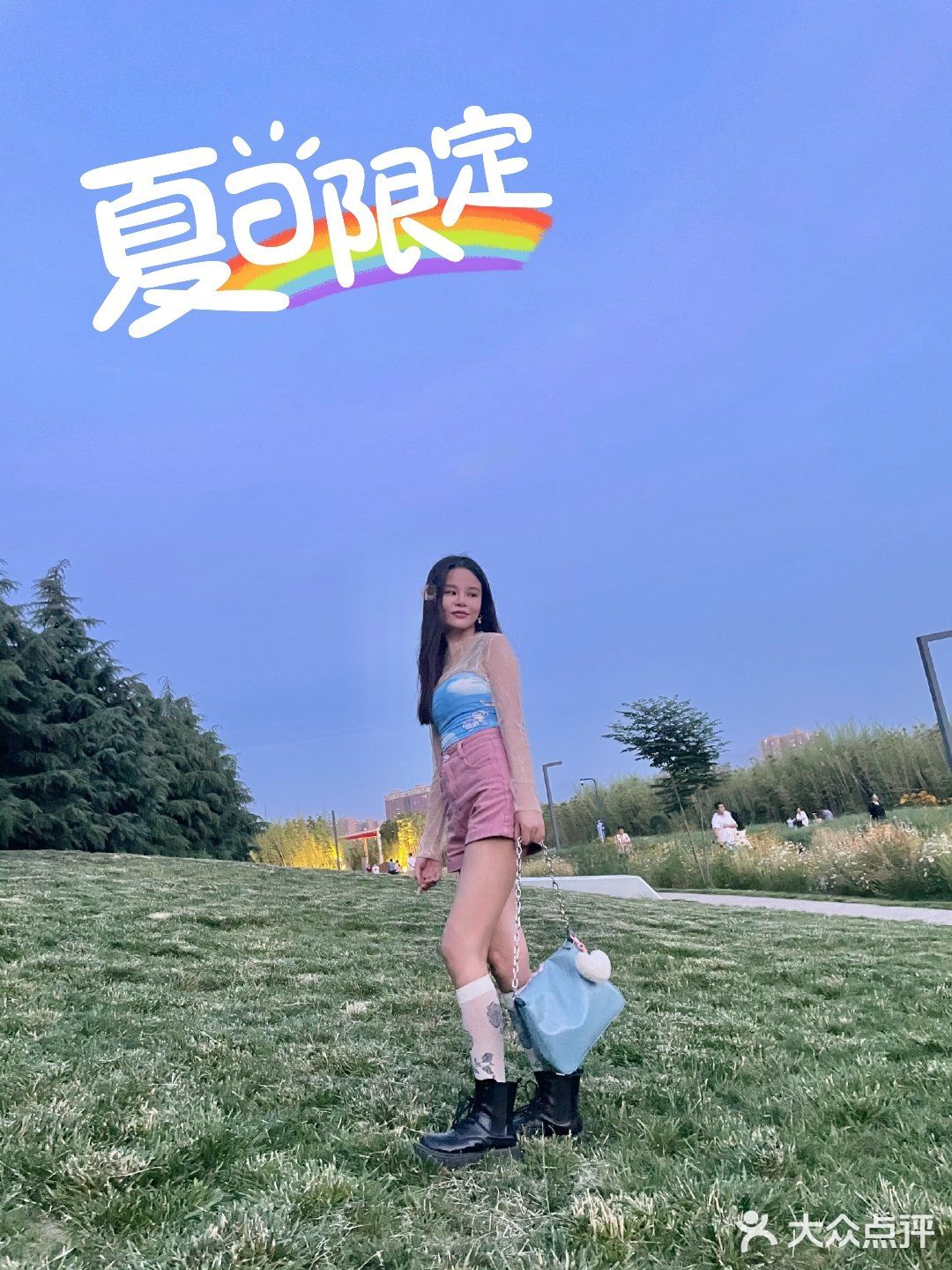 雁南公园真的太出片了，遍地都是小雏菊🌼