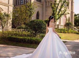 阜阳婚纱店｜穿着最美的婚纱，嫁给最爱的你