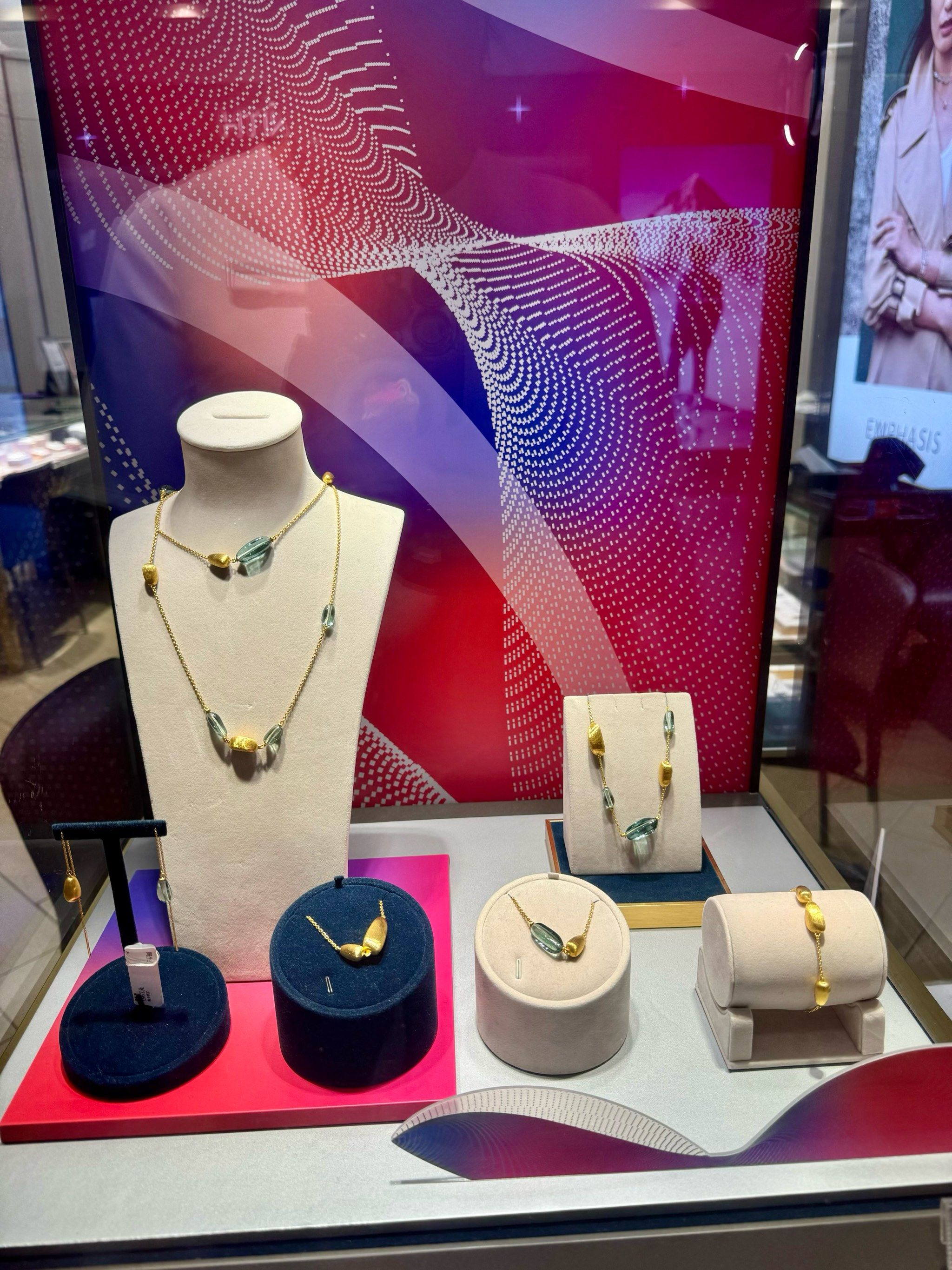 周生生 周生生g系列